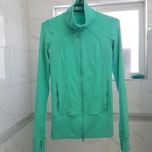 Lululemon nice asana Size 4